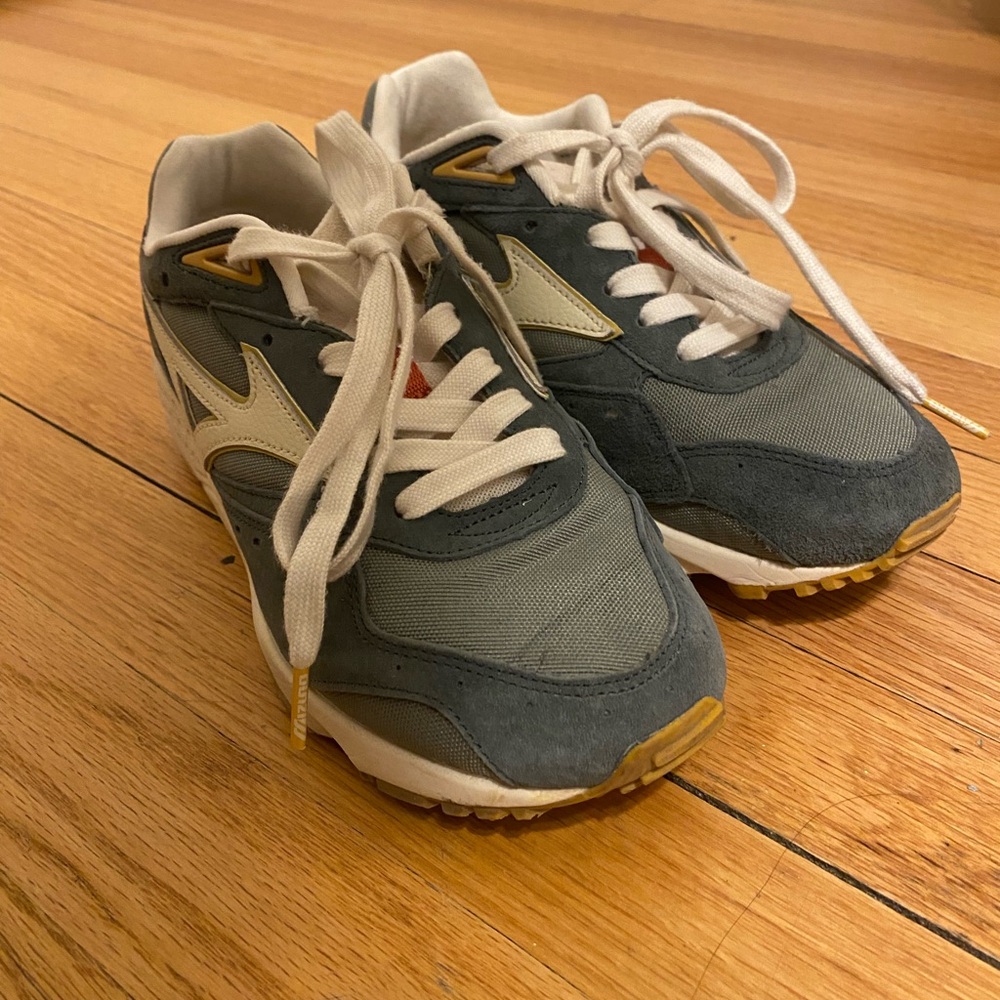 Mizuno sneakers sz 6.5-7